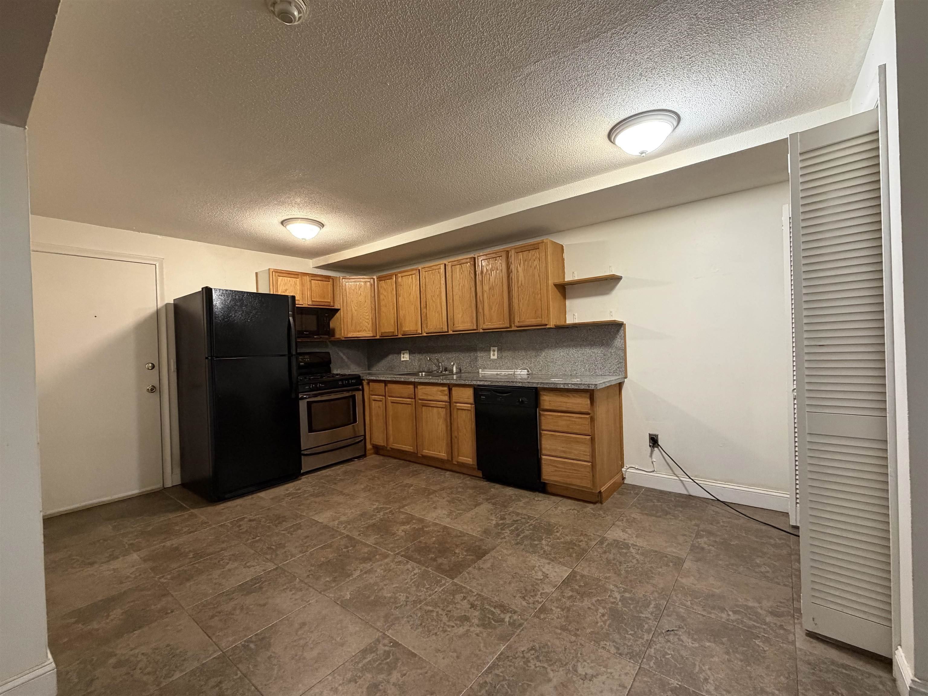 12 Tiffany Road – photo 3