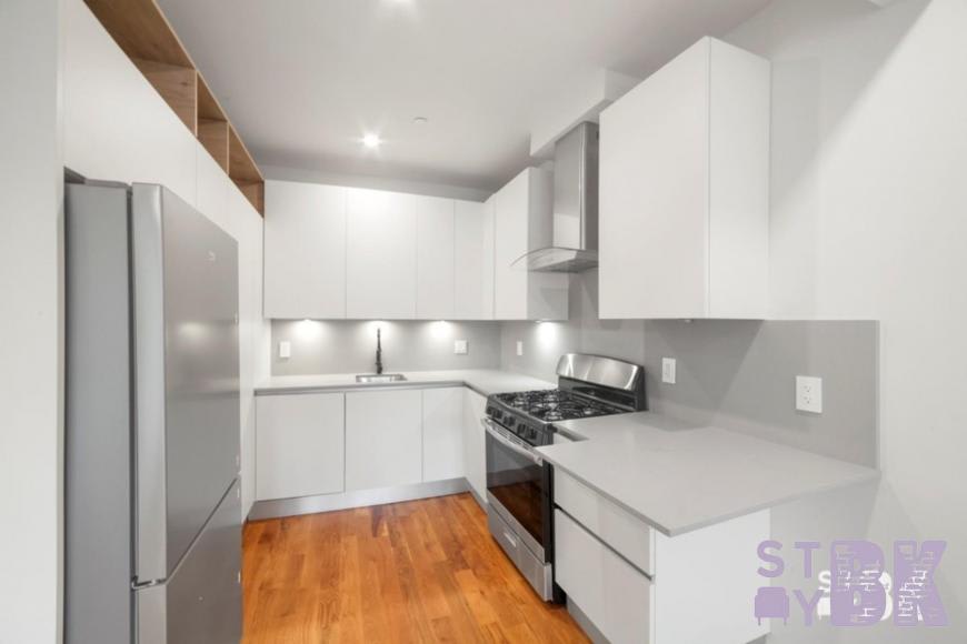 522 Grand Street – photo 4