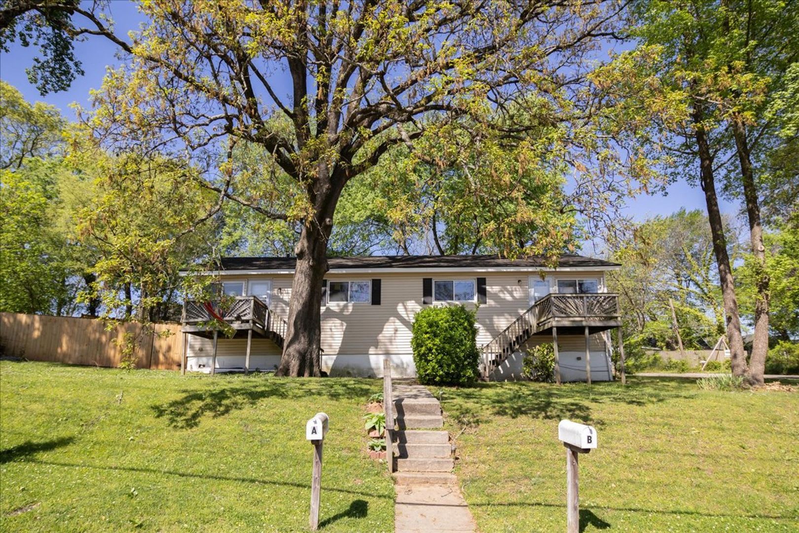2Bd 1Ba Duplex Unit In The Heart Of Howell Station Minutes From W Midtown – photo 2
