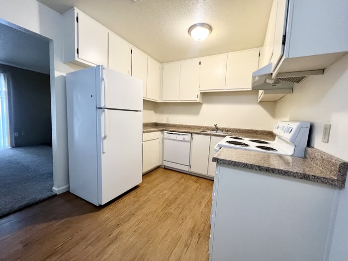 605 Queens Avenue – photo 3