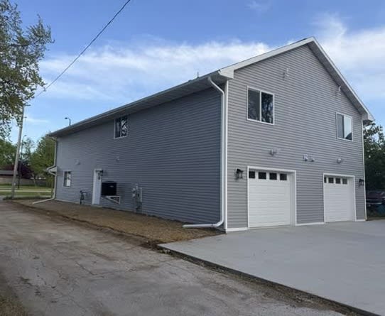817 N Webster Ave – photo 2