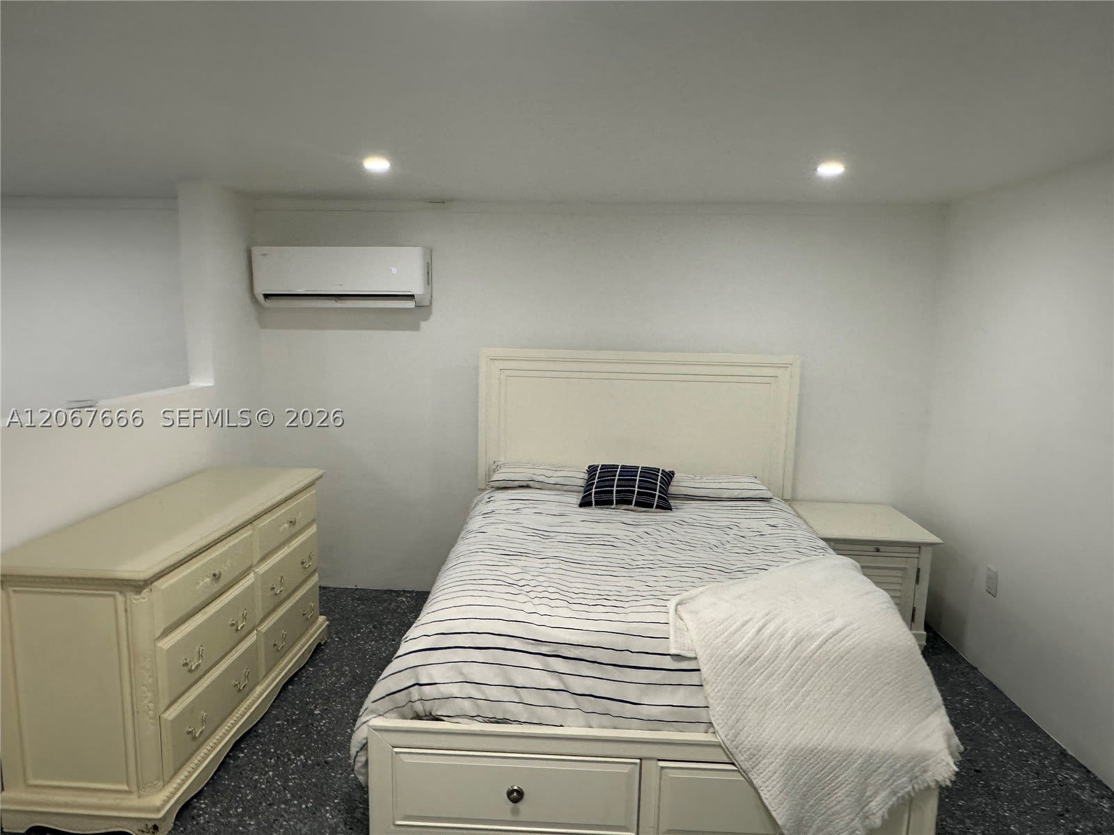 1725 NW 9th Ave – photo 4