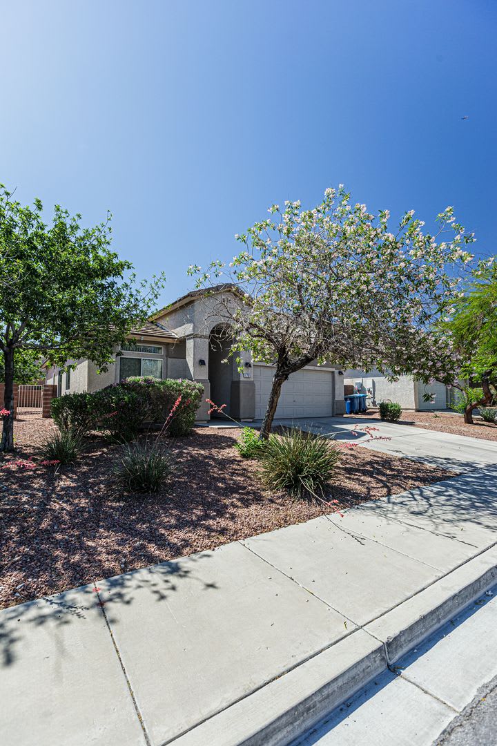 1 Story home located in Henderson – photo 2