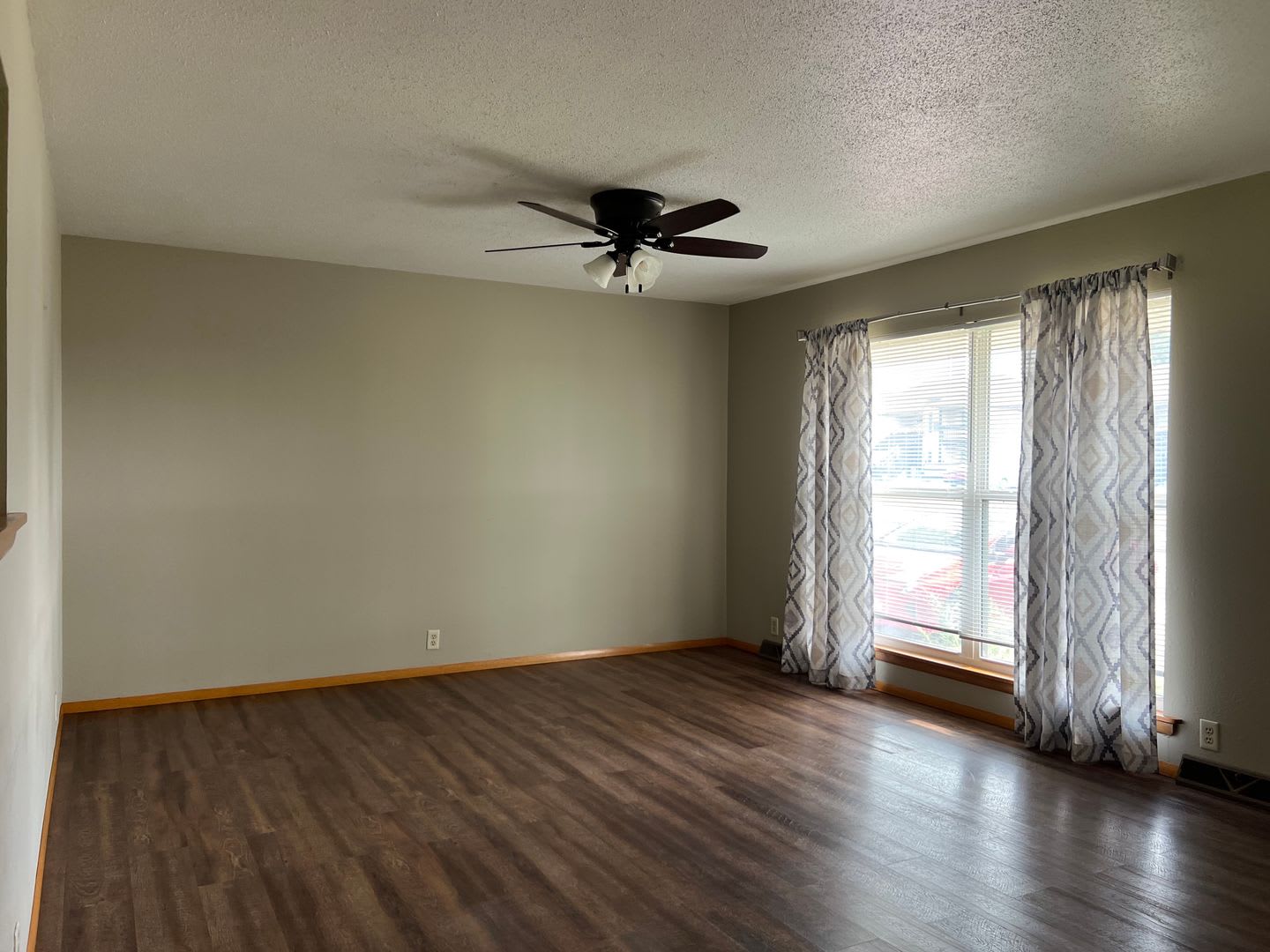 2 Bedroom 1 5 Bathroom House – photo 4