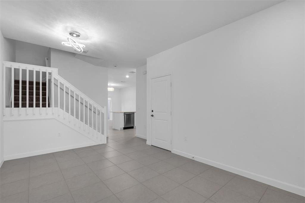 105 Southwest 184th Avenue – photo 3