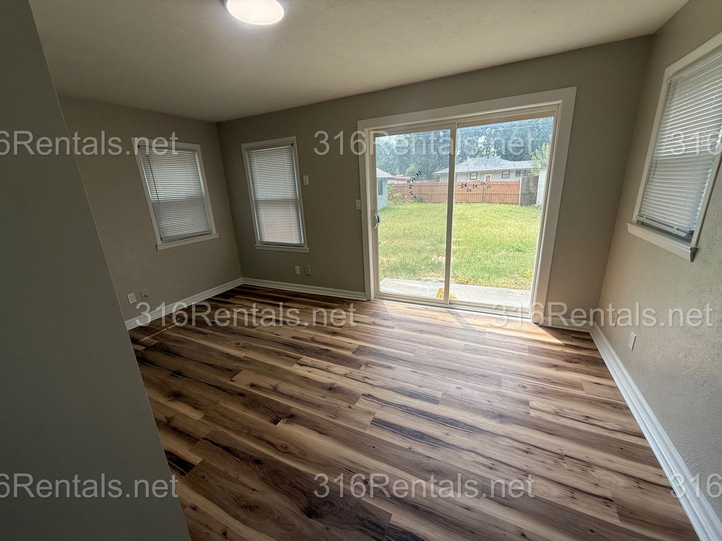 1345 4 Bedroom 1 Bathroom Beautiful Single Family Home – photo 4