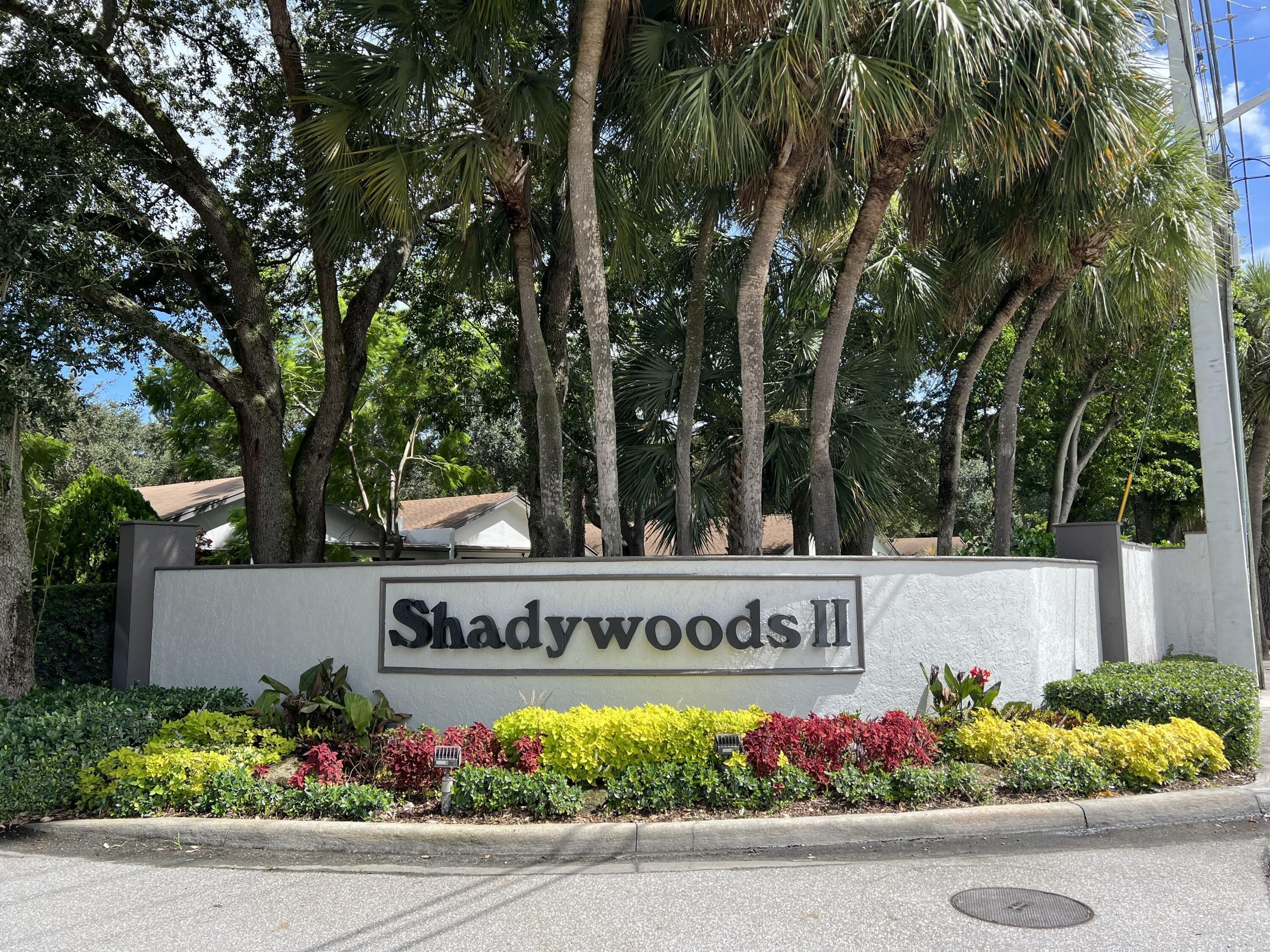4075 Palm Forest Drive N – photo 1