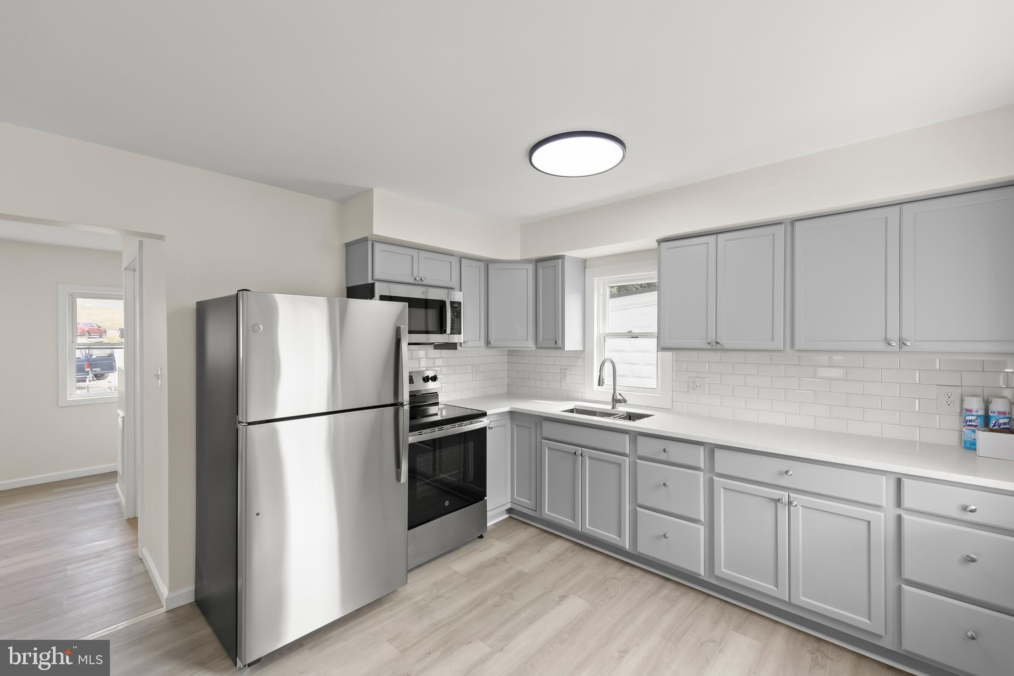2141 VALLEY Avenue – photo 5