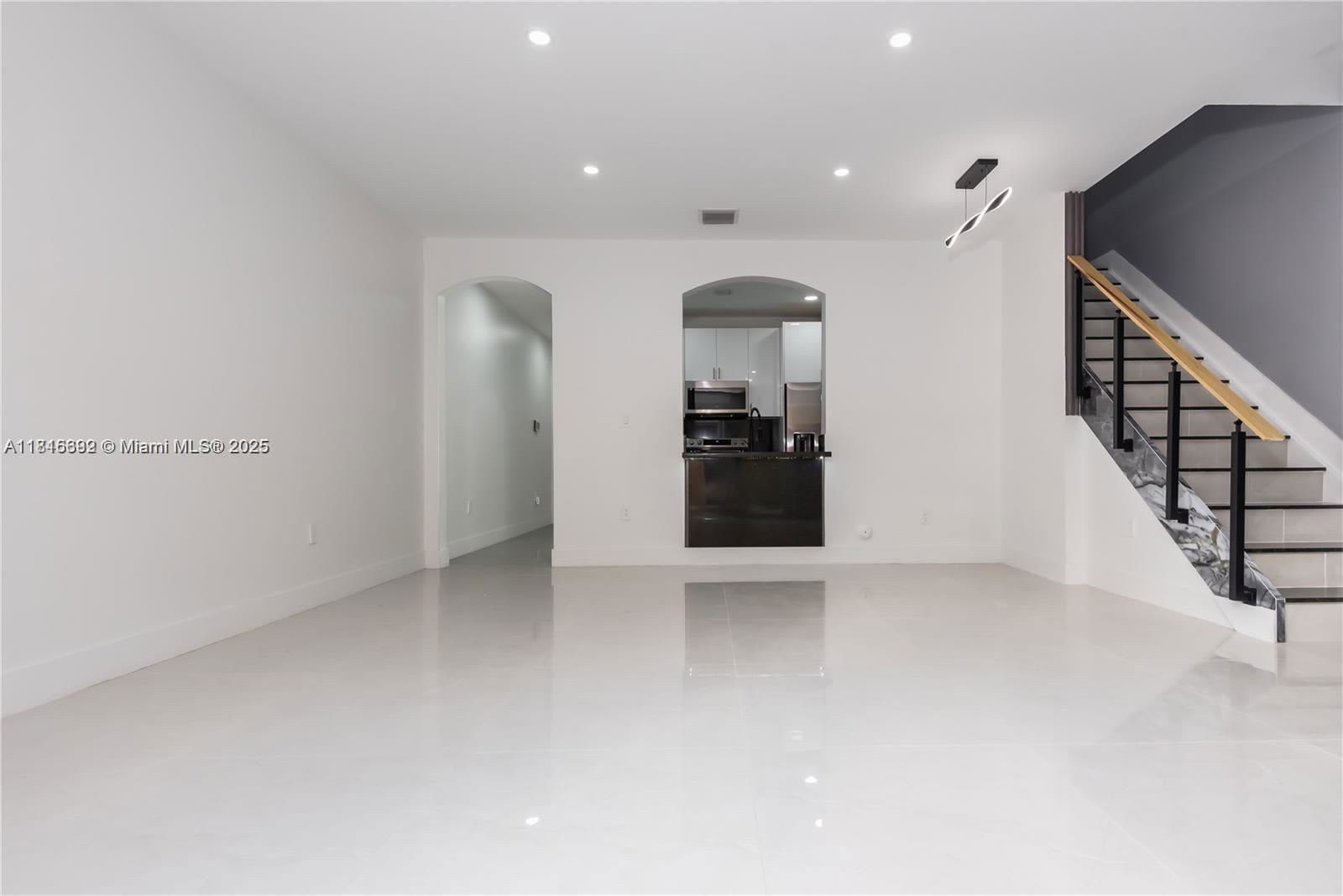 939 Northeast 42nd Terrace – photo 4