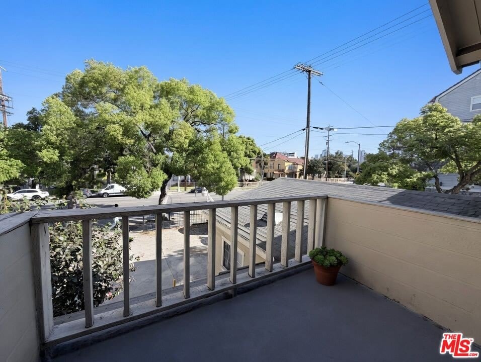 1238 W Adams Blvd – photo 3