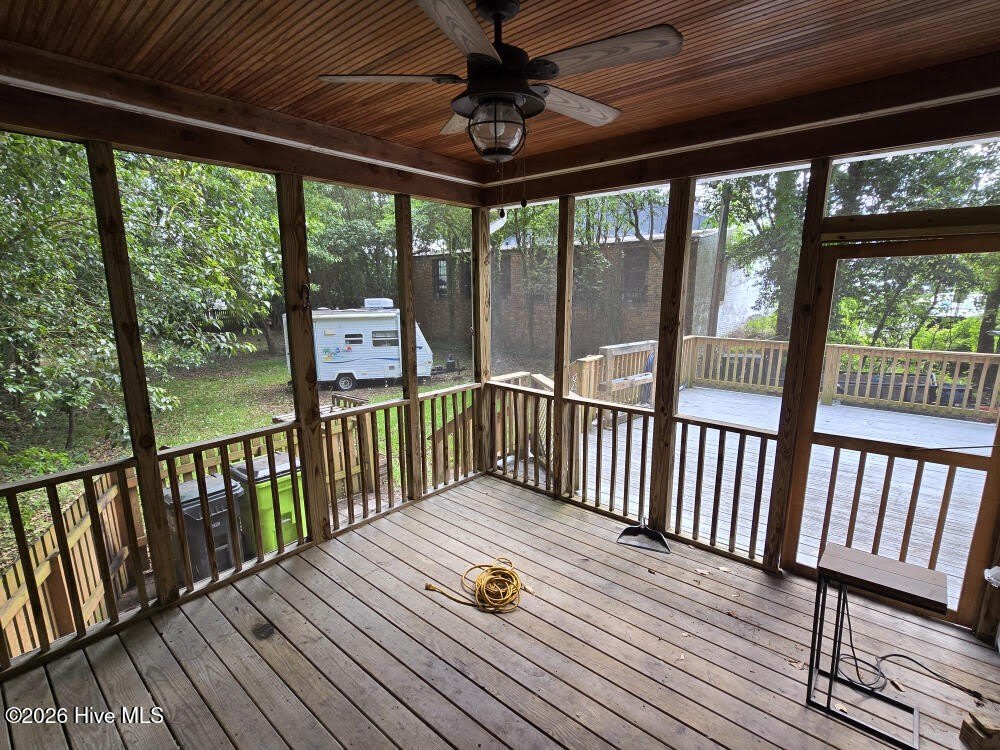 221 Pollock Street – photo 4
