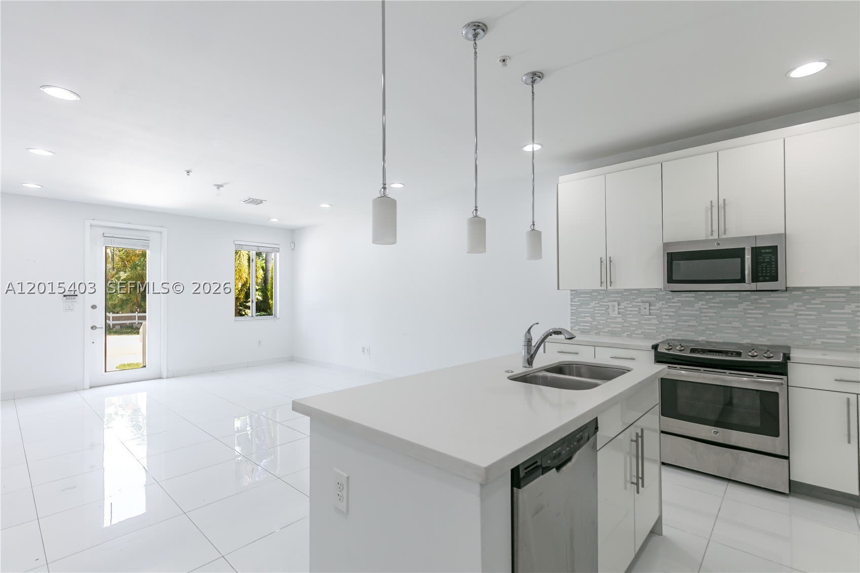 2610 NE 213th St – photo 2