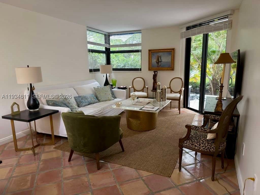 55 Ocean Lane Dr – photo 1