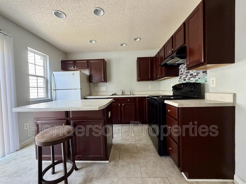 17121 Greenlawn Hills Ct – photo 2