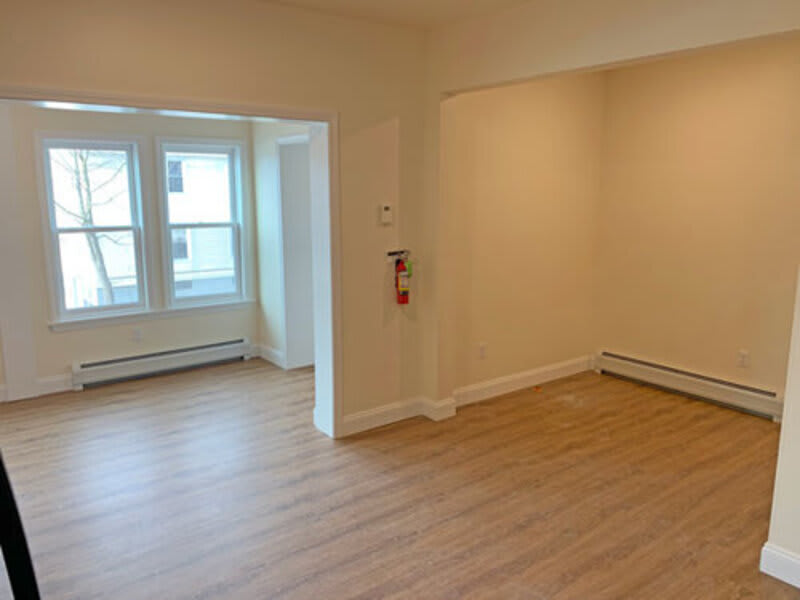 323 Pearl Street, Unit 4 – photo 3