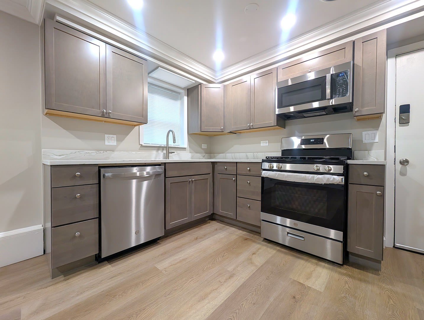 300 S Austin Boulevard – photo 5