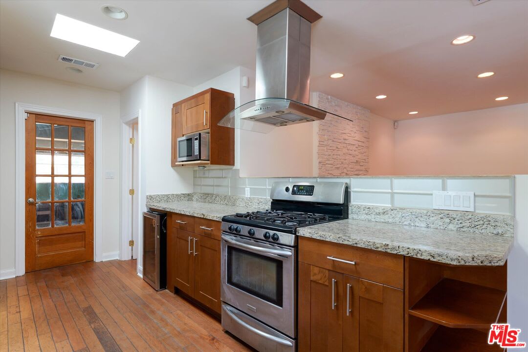 22750 Clarendon Street – photo 4