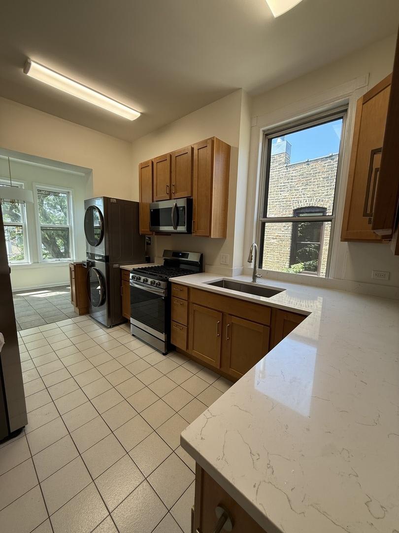 2022 North Seminary Ave. – photo 4