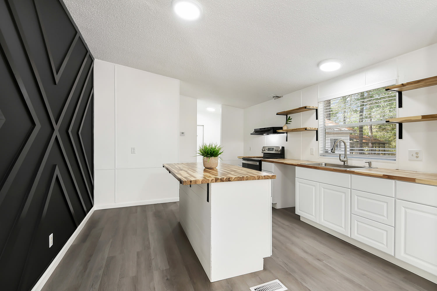 36375 Longleaf Drive – photo 1
