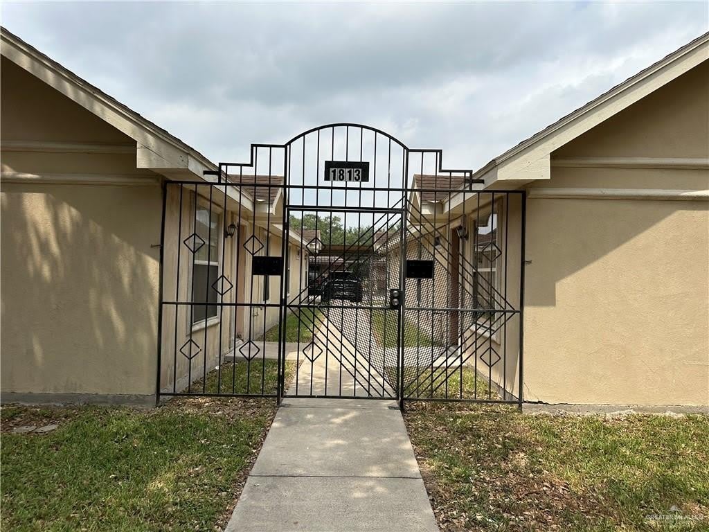 1813 Bahamas Drive – photo 2