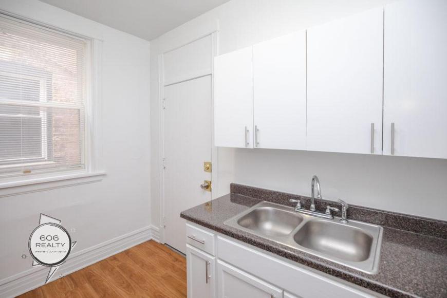 6254 South Western Ave. – photo 2