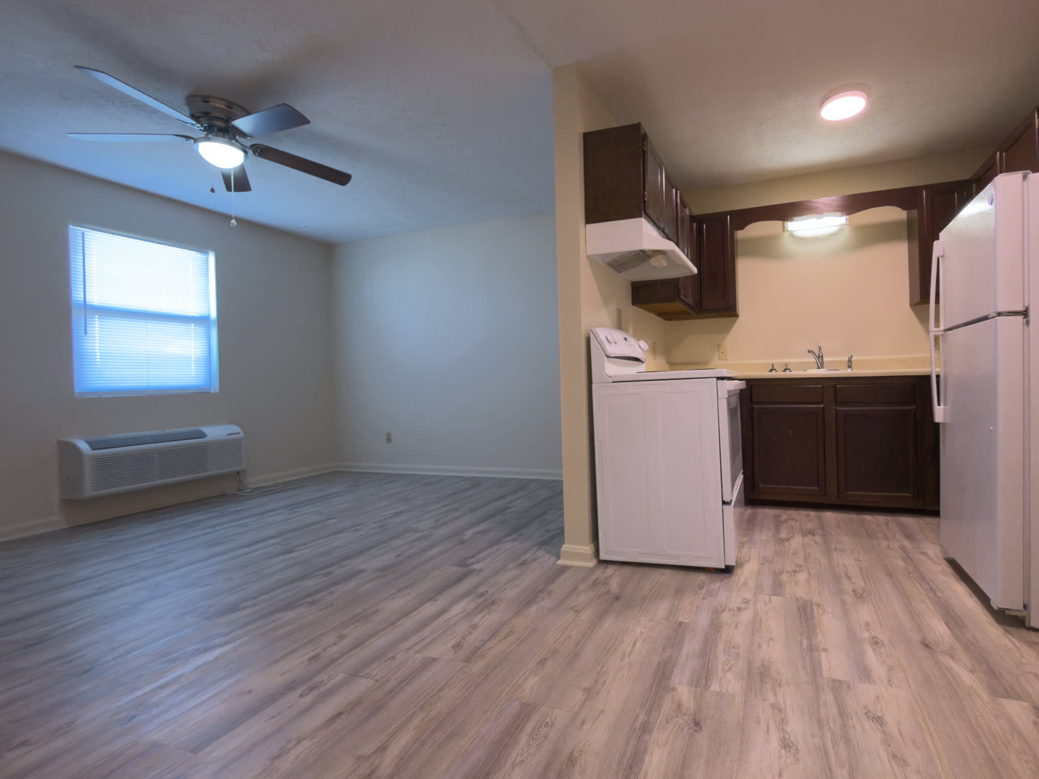 4625 Towne Square Ct – photo 2