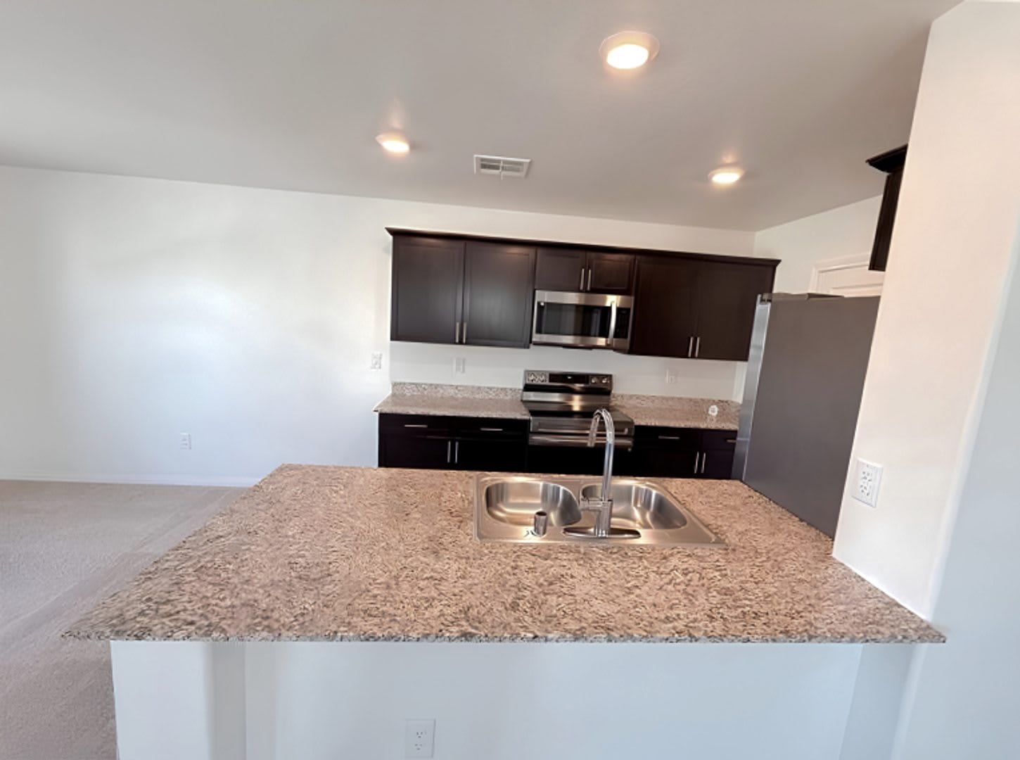 Stunning Tri Level Townhome With Breathtaking Nevada Mountain Views – photo 2