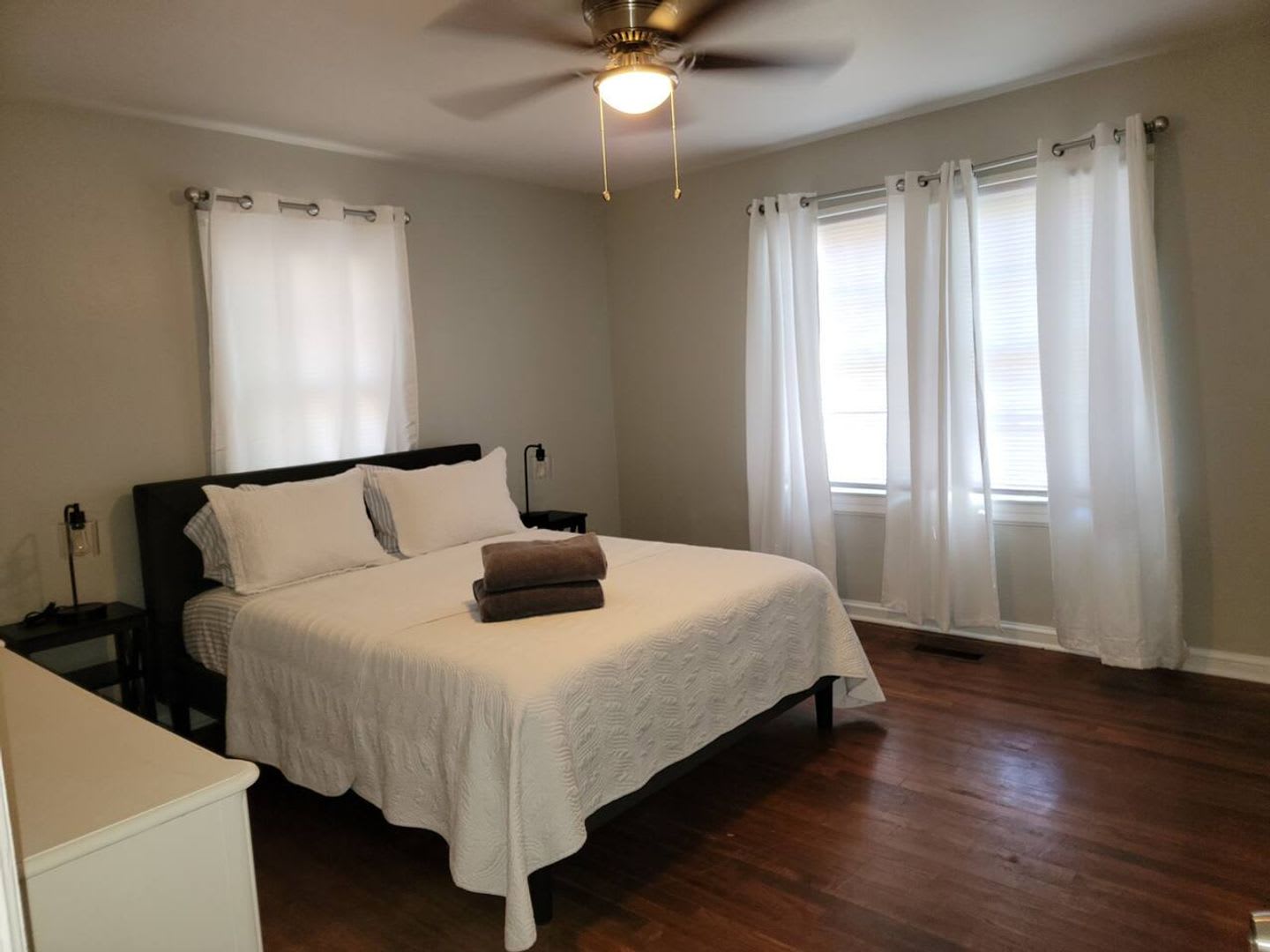 MOVE IN SPECIAL!! Charming 2 bedroom Duplex – photo 1