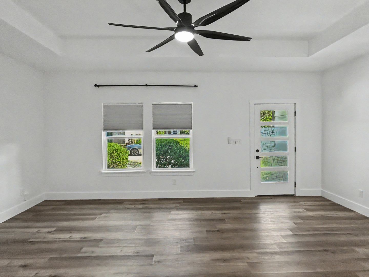 Modern 3-Bedroom Home Near Downtown – photo 3