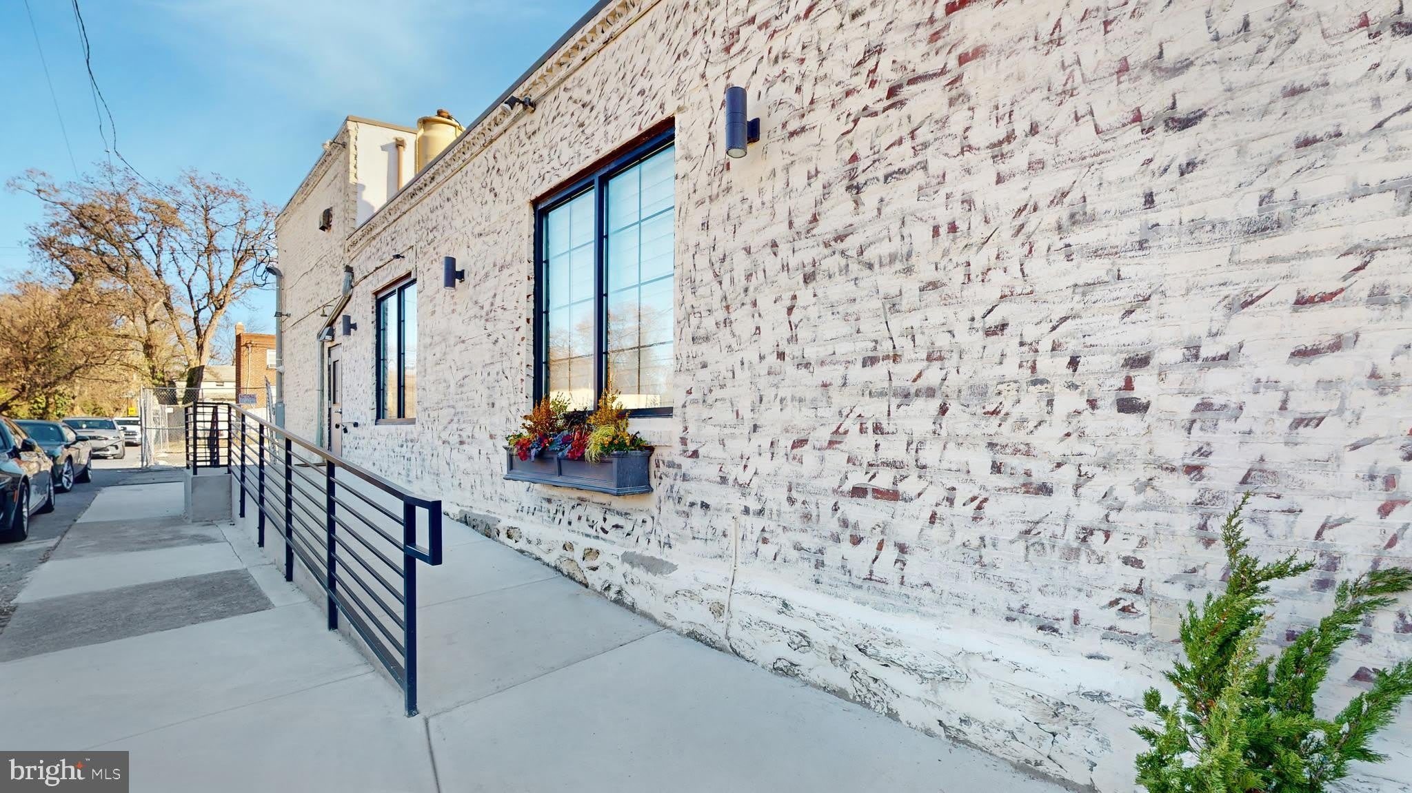 301 E GODFREY Avenue – photo 1