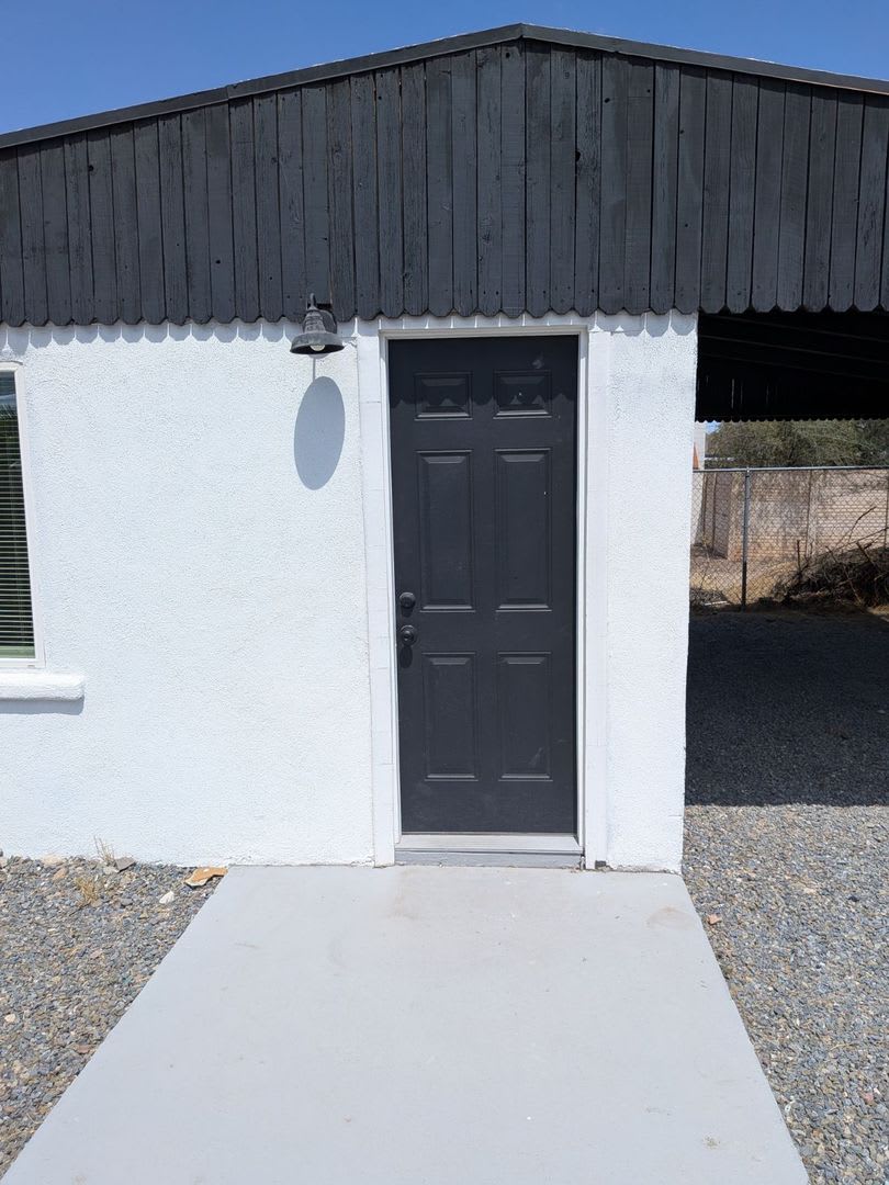 Central Tucson 1-Bed Rental with Rare Private Fenced Yard – photo 2