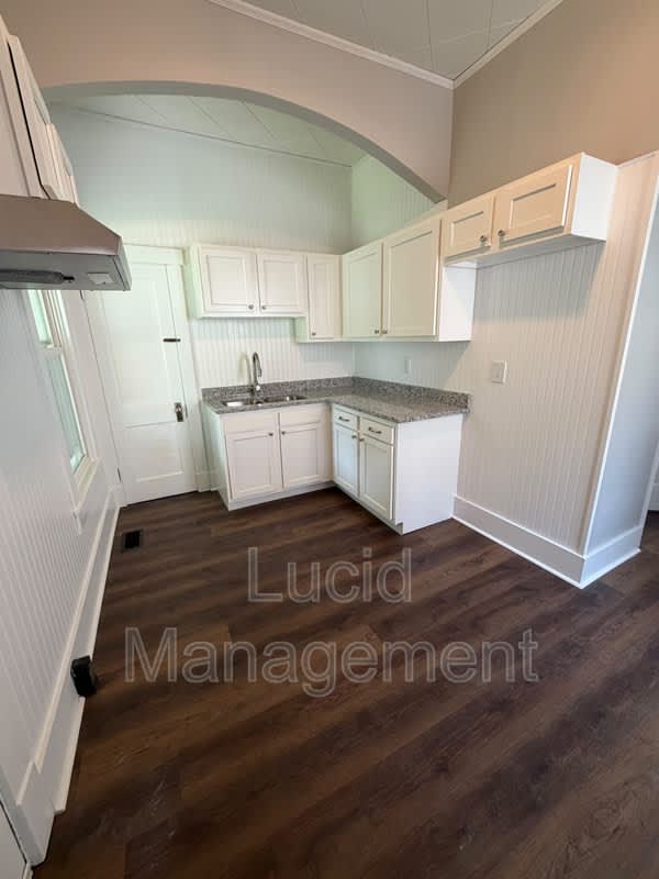 1312 Earl Avenue – photo 4