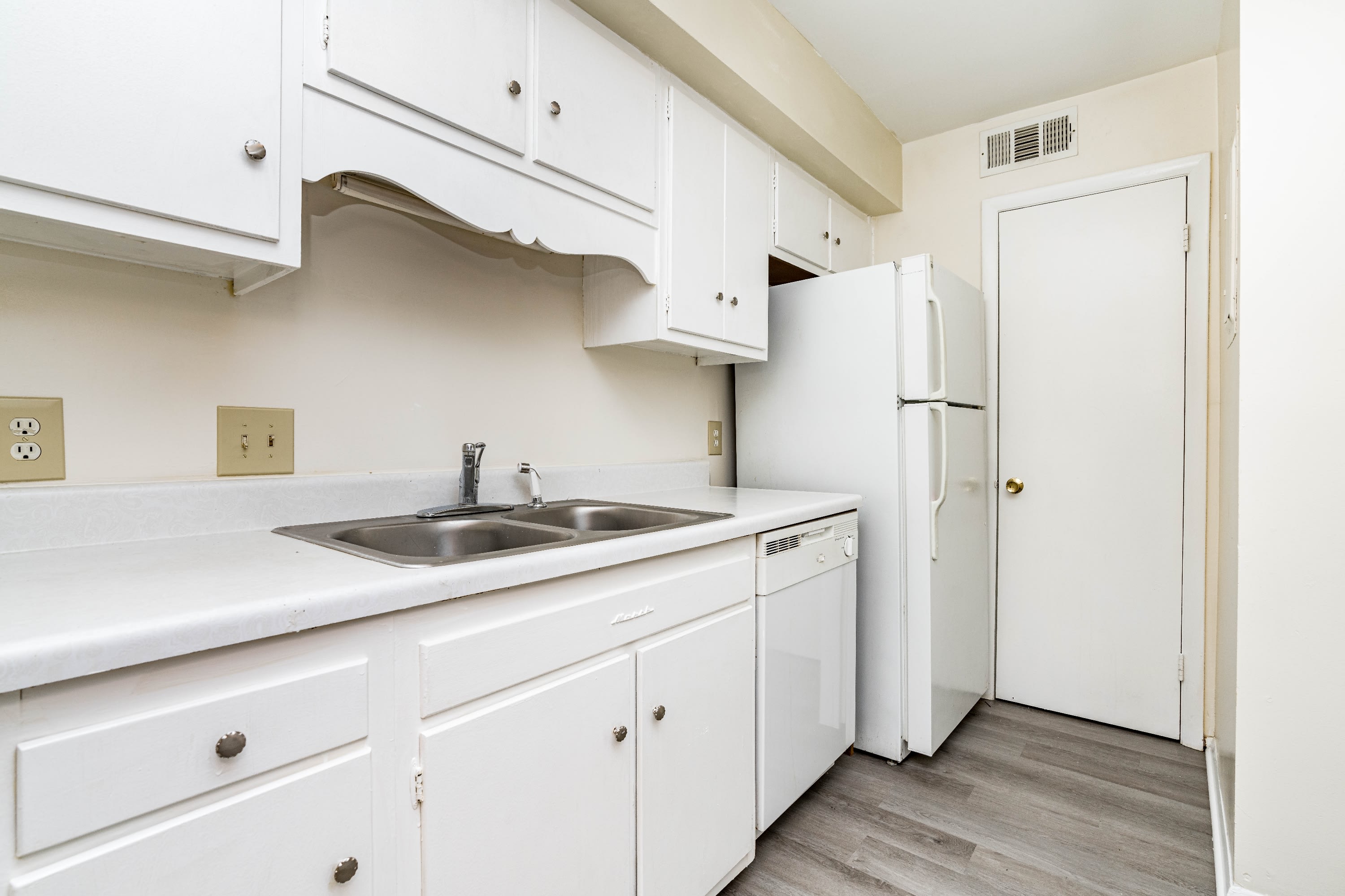 1232 Teakwood Place – photo 5