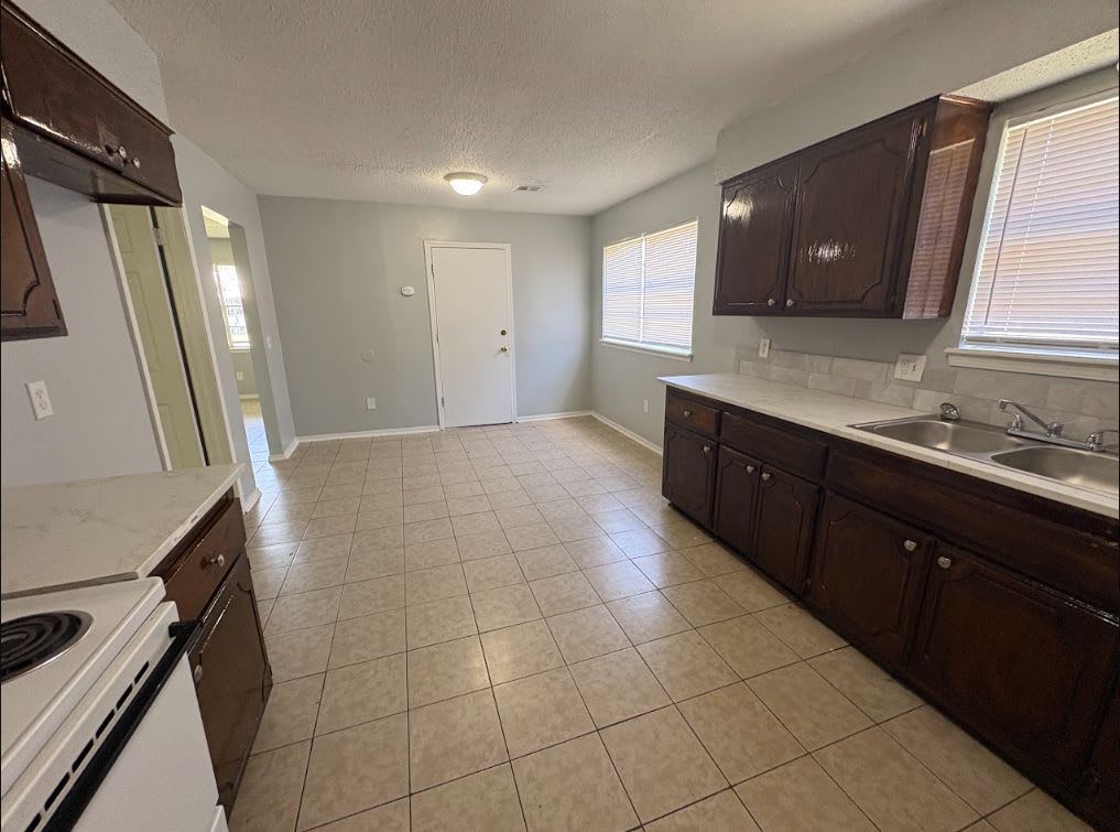 3345 NE 11th St – photo 4