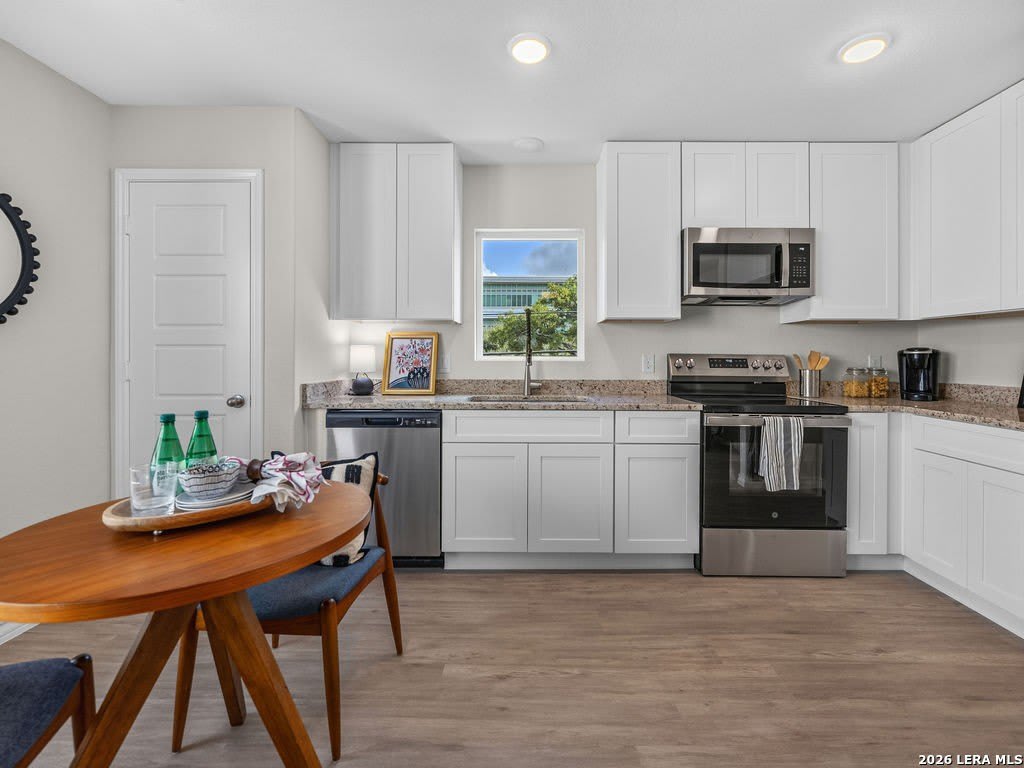 310 W Evergreen St – photo 5