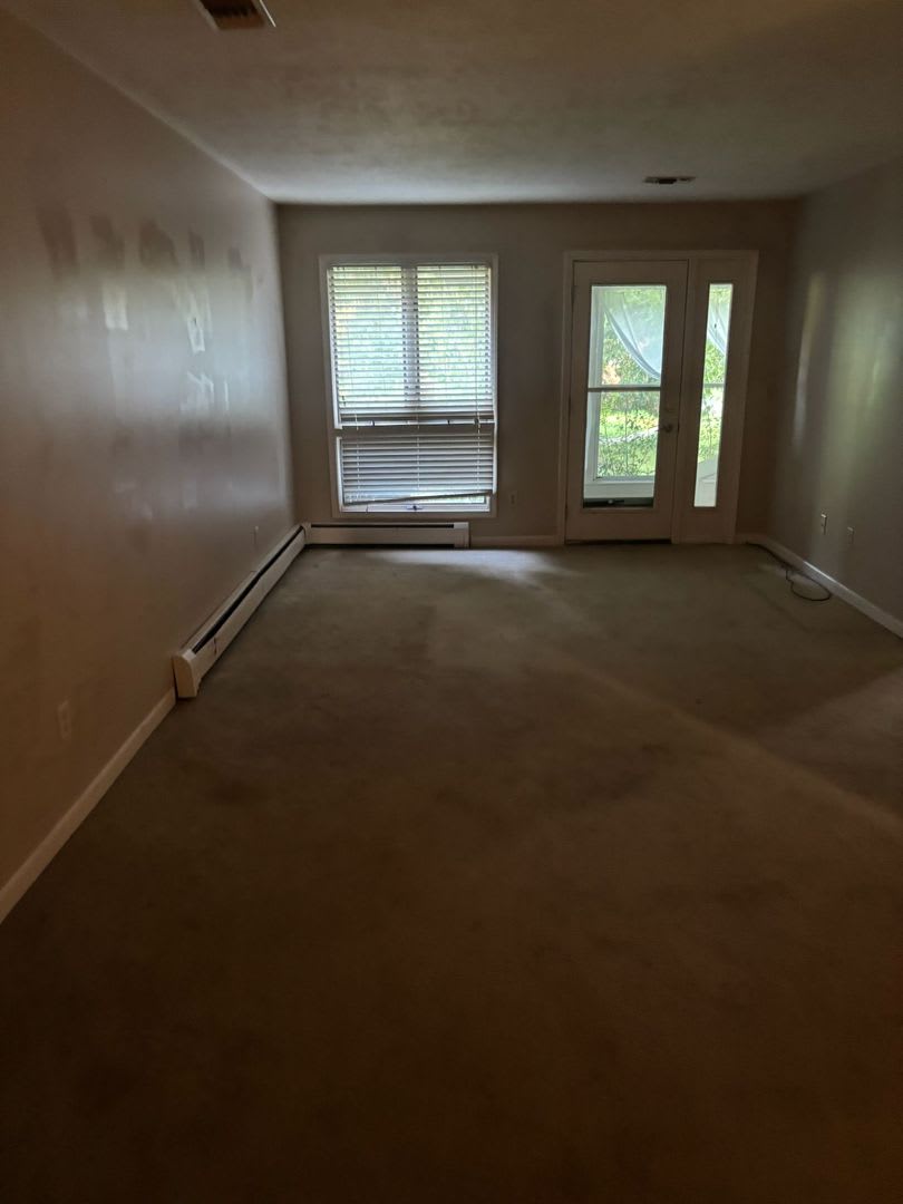 Gorgeous 2-Bedroom Apartment with Garage in a Quiet Neighborhood – photo 5