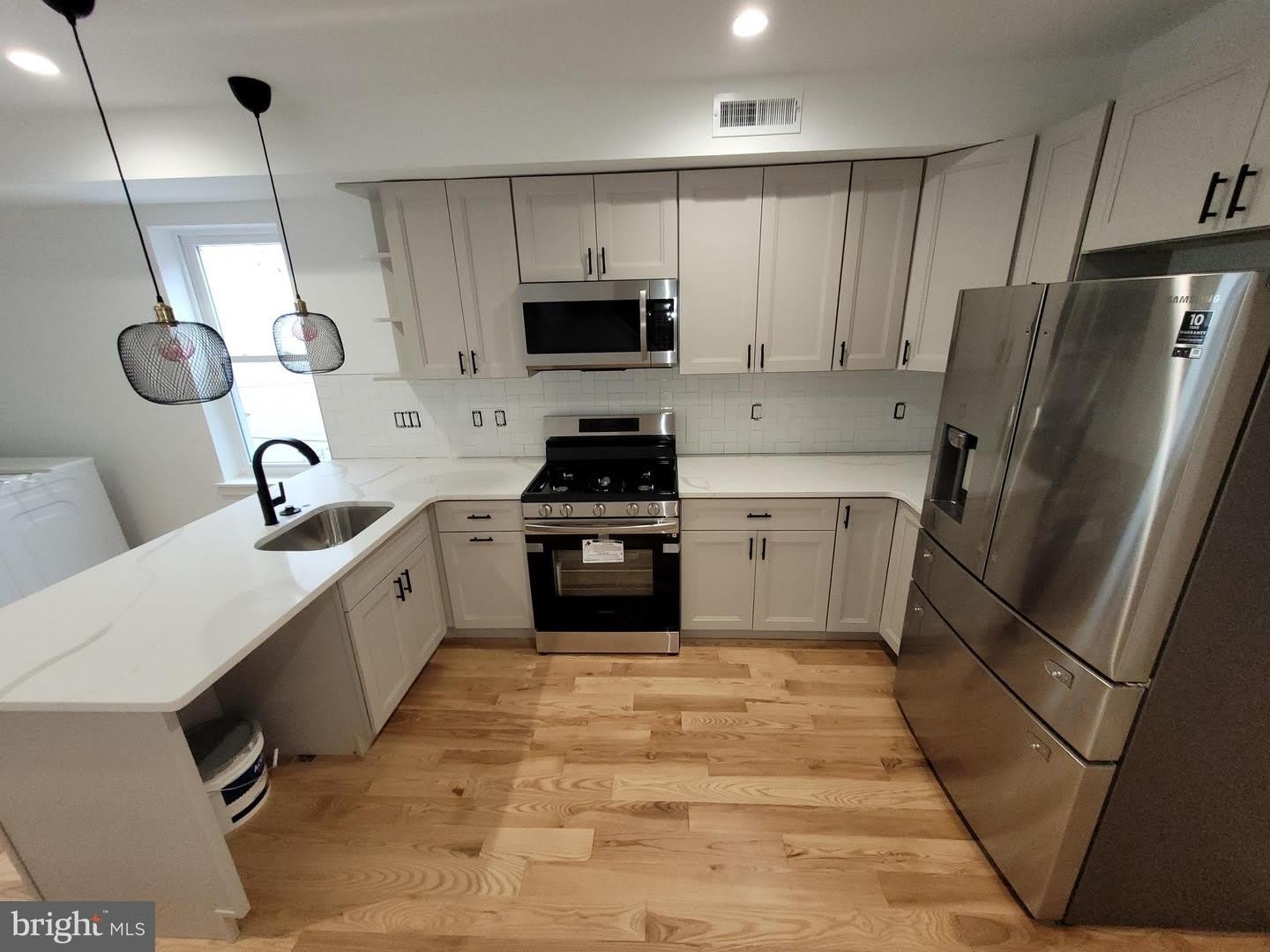 223 E GIRARD AVE #1R – photo 1