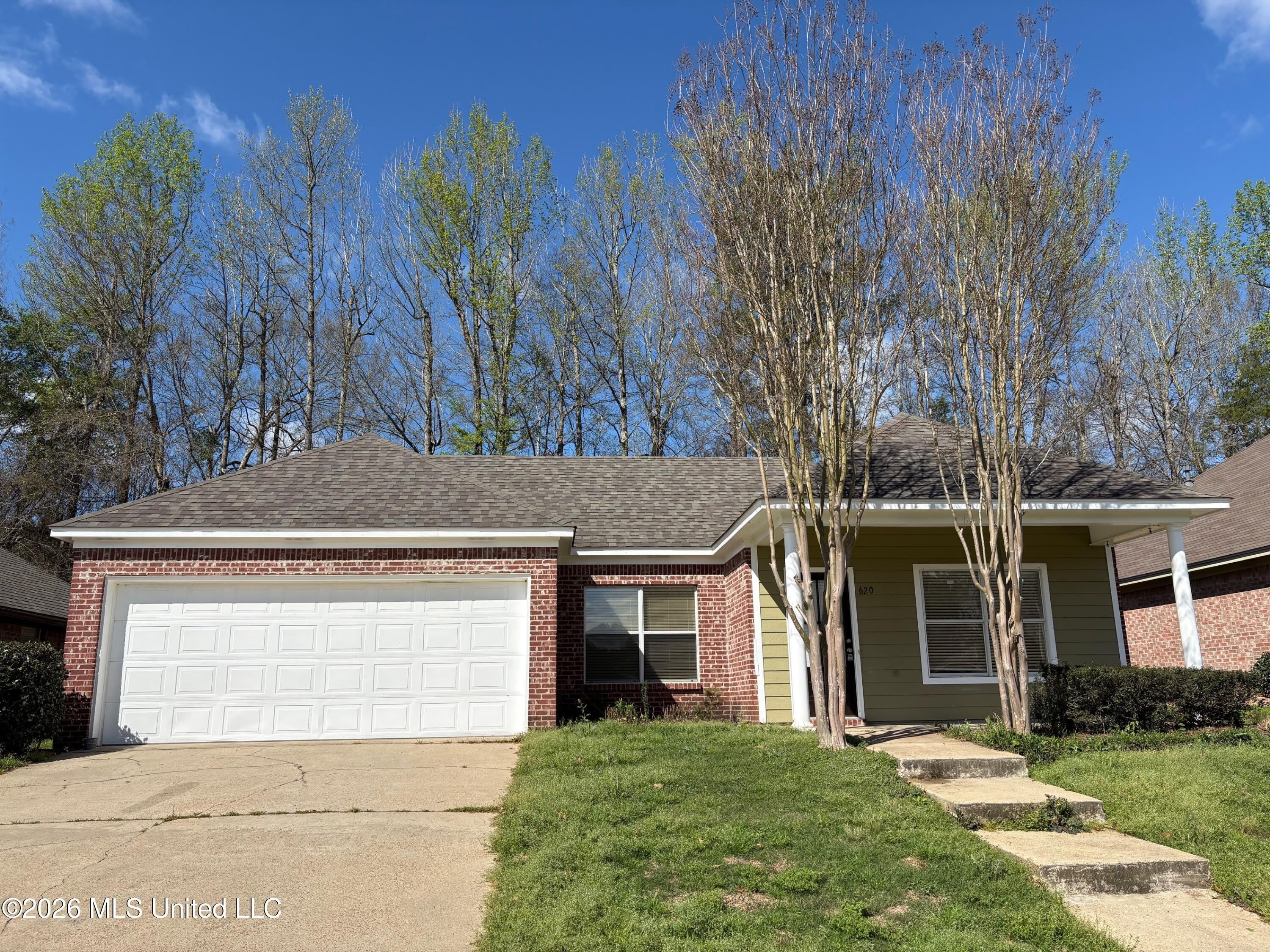 620 Lexington Drive – photo 1