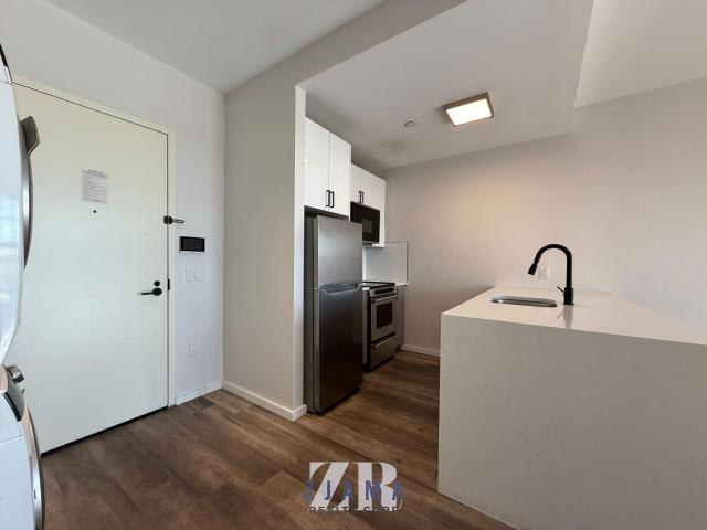 1120 St Johns Place – photo 3