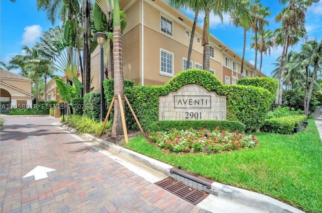 2845 NE 185th St – photo 1