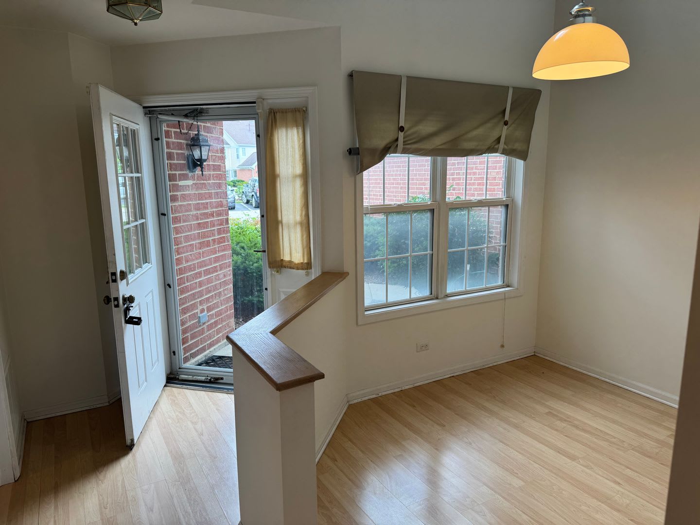 Popular, Turnberry Manor 2BR, 2.5BA, 2-STORY, 1CGAR – photo 2