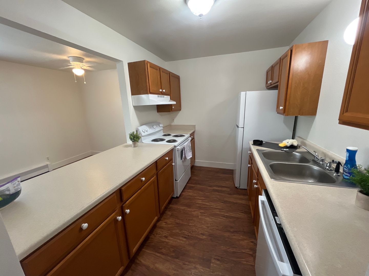 Yarrow Apartments – photo 1