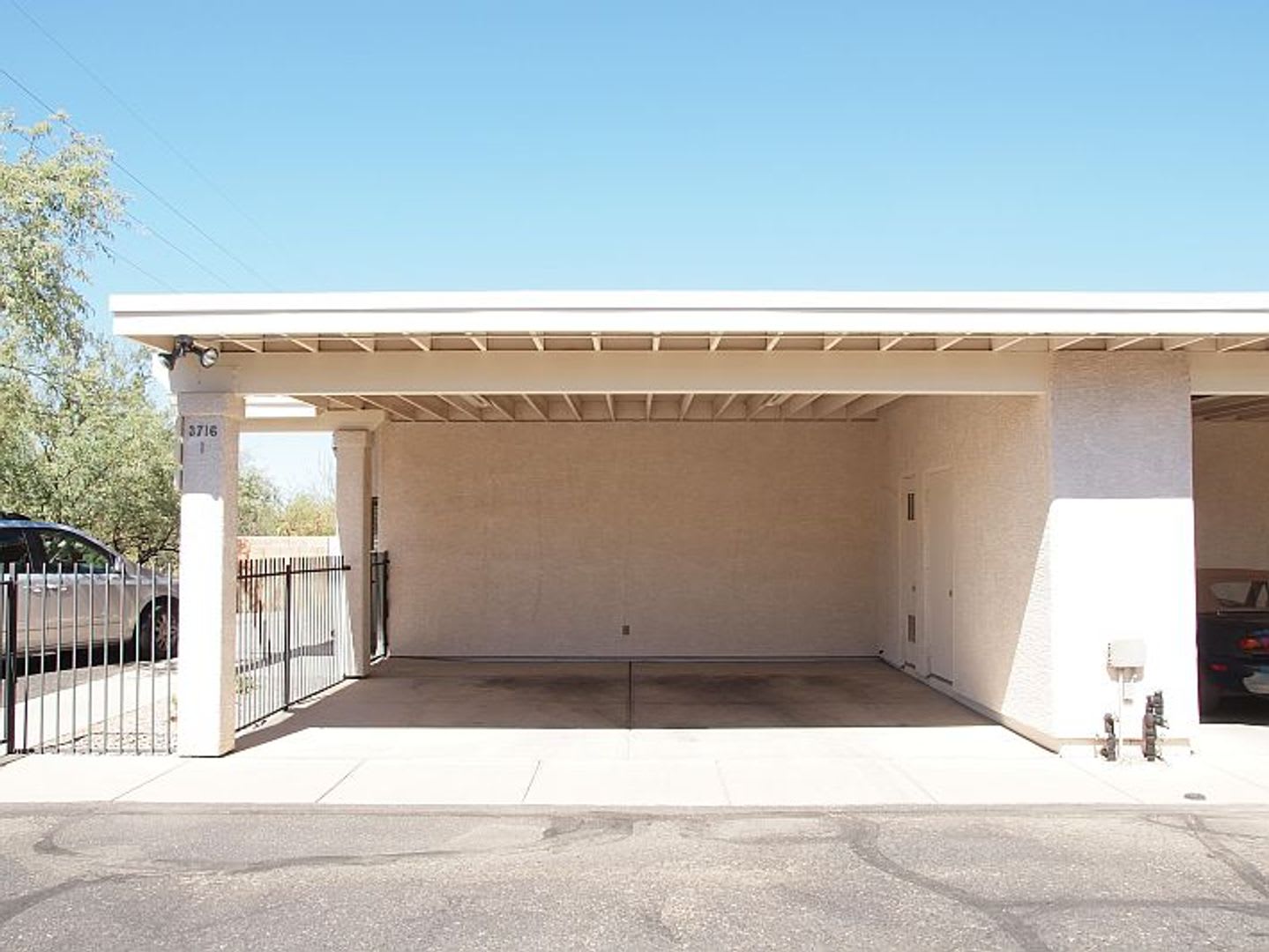 3716 N. Mountain Ave. – photo 4