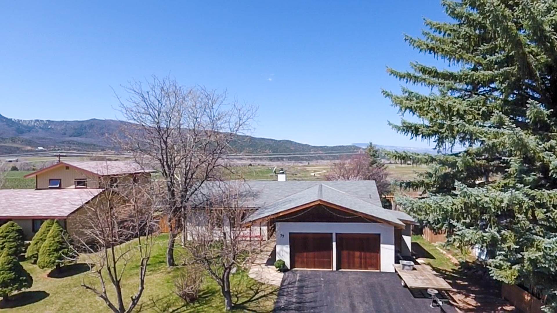 5 Bedroom, 3 Bath house located in El Jebel, CO – photo 2