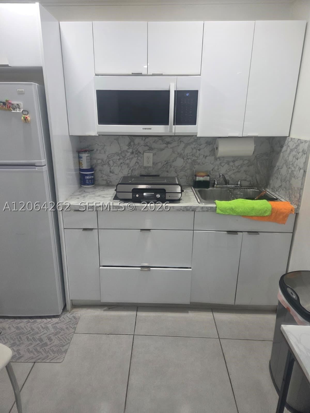 1235 SW 136th Pl – photo 4