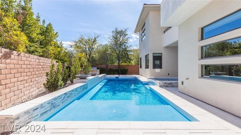 82 Grey Feather Drive – photo 4