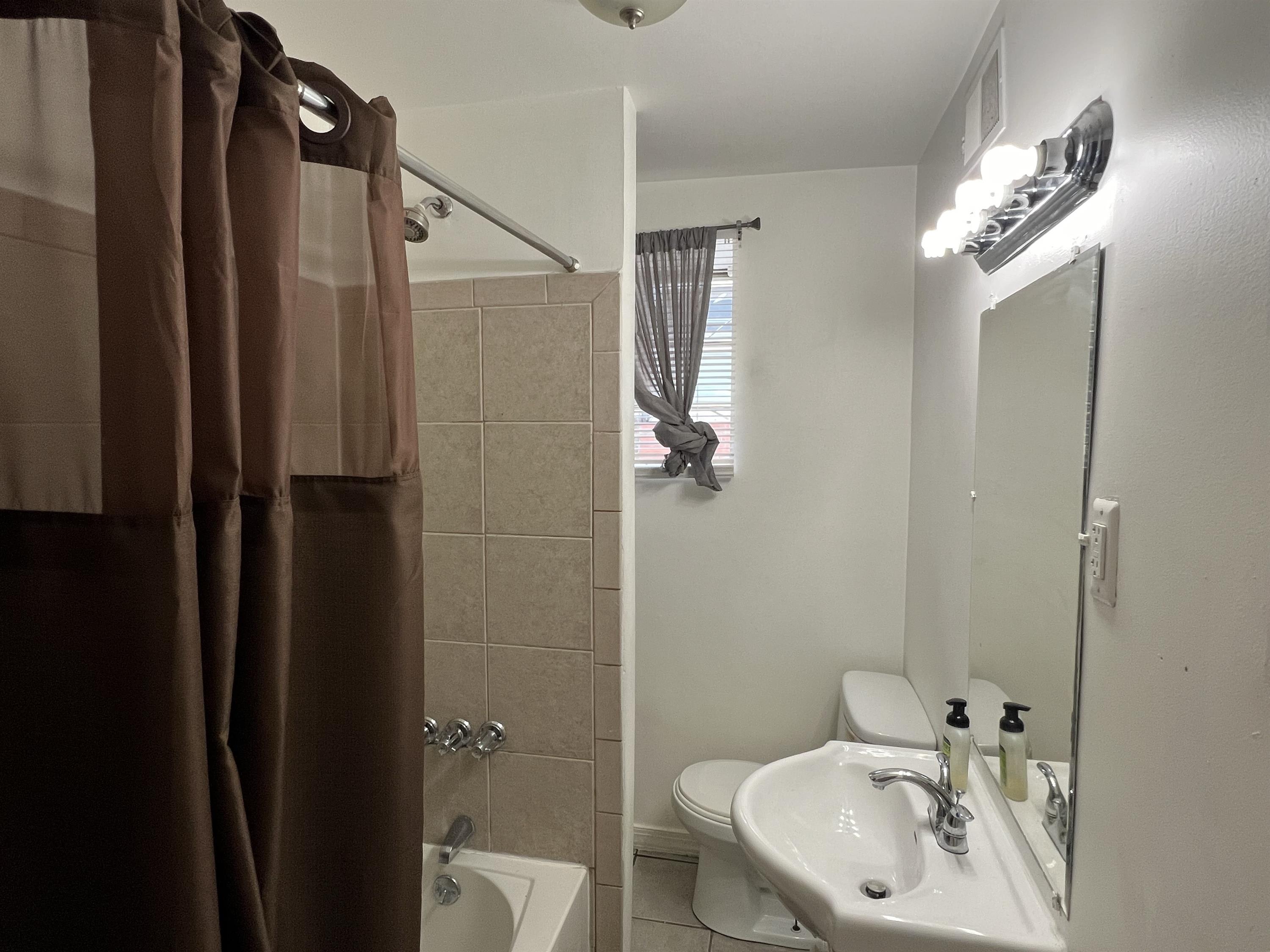 1833 Point Breeze Avenue – photo 2