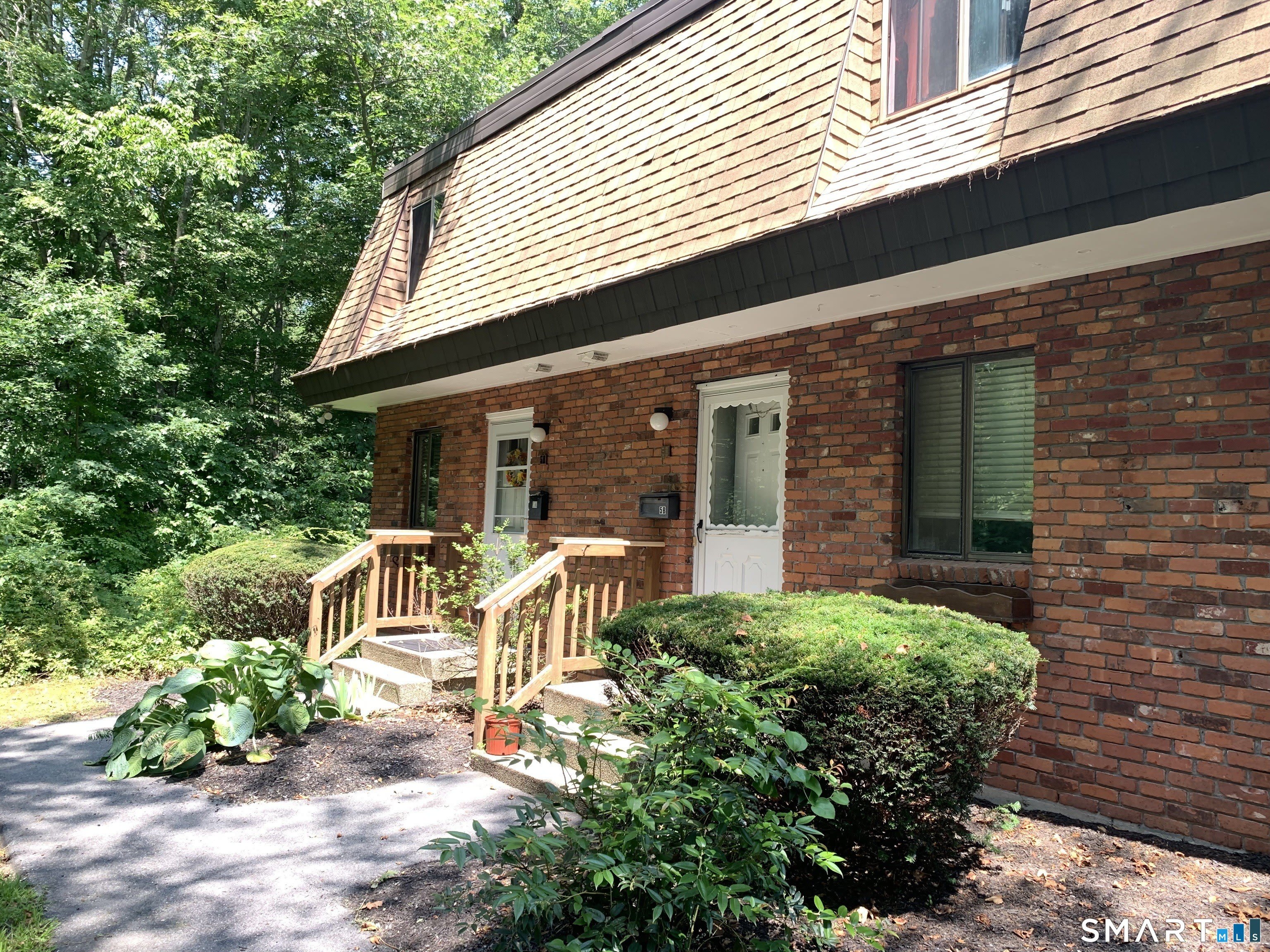 11 King Arthur Drive – photo 1