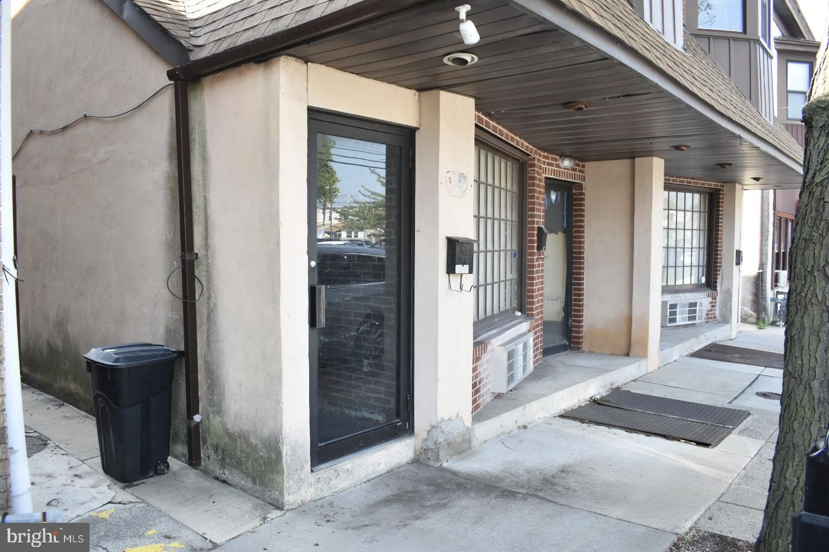 13 W 10TH Street – photo 1