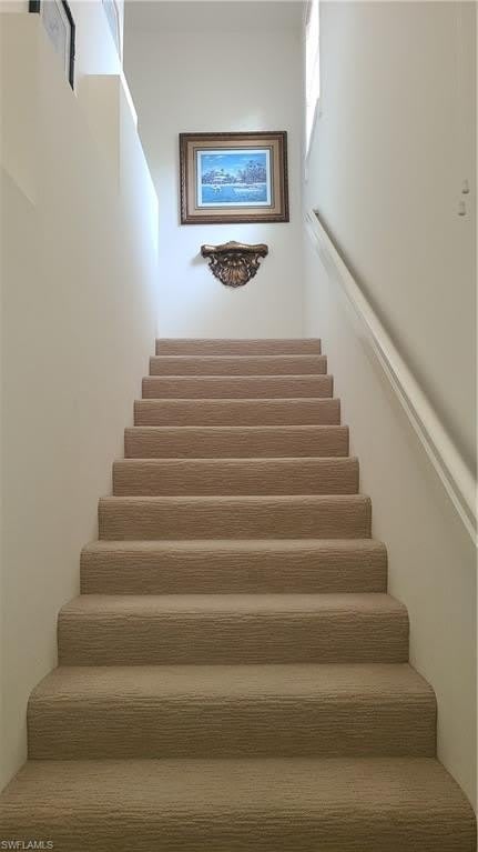 445 Robin Hood Cir – photo 2